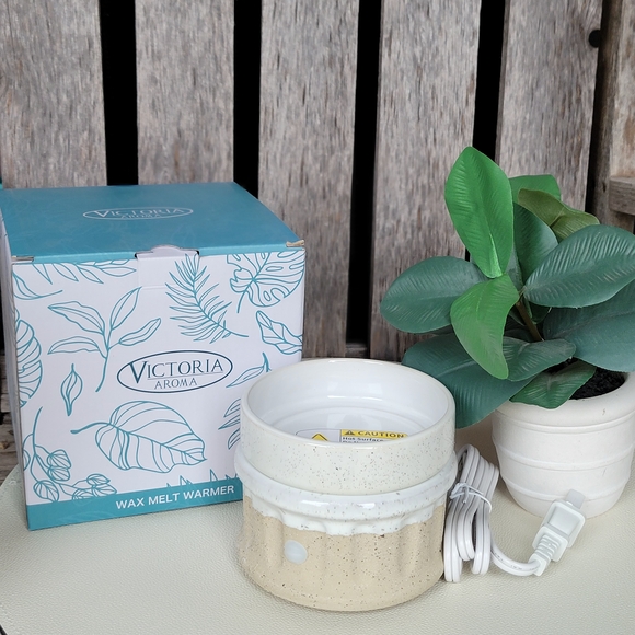 Victoria Aroma Other - Wax & Essential Oils Cream Electric Ceramic Warmer By Victoria Aroma
